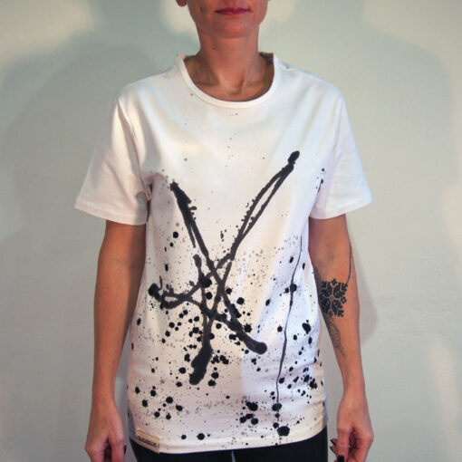 Biele Streetart tričko s čiernym dizajnom #1 (veľkosť S)