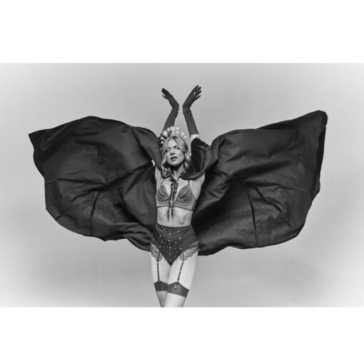 Bratislava Burlesque #2 - Dorota Holubová / foto print v ráme